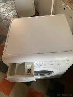 Pračka Indesit. - 4