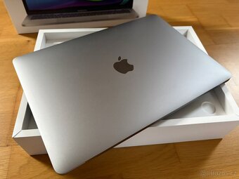 MacBook Pro M2 (16 GB RAM, 1 TB SSD) pěkný stav - 4