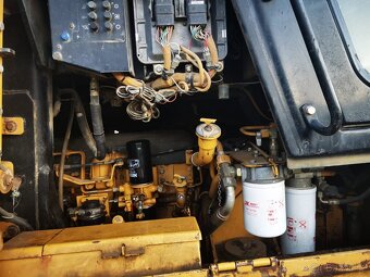 Pasovy nakladač 963c - 4