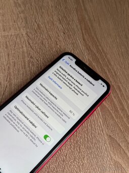 iPhone XR - 4