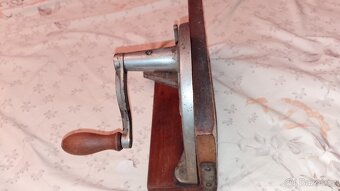 Kráječ na chleba retro hodně starý 850kč - 4
