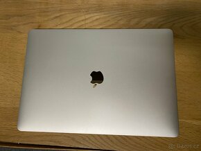 Apple MacBook PRO 15" A1707 - ZÁNOVNÍ - 4