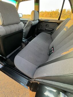 BMW E30 325e - Top stav - 4