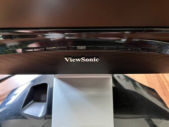 LCD MONITOR - 4