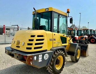 KLOUBOVÝ NAKLADAČ KOMATSU WA 75 - 4