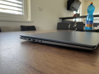 UltraBook Lenovo 15.6"-i5 8th-Geforce 2GB GDDR5-SSD-RAM16GB - 4
