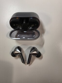 Samsung Galaxy Buds3 Pro stříbrné - 4