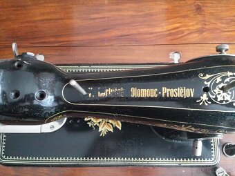 Starožitný skříňový šicí stroj BOBBIN s příslušenstvím - 4