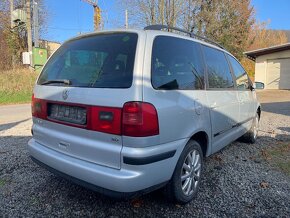 Volkswagen Sharan 2,0 TDi - náhradní díly - 4