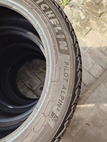 pneu Michelin Pilot Alpin 5 235/50 R18 - 4