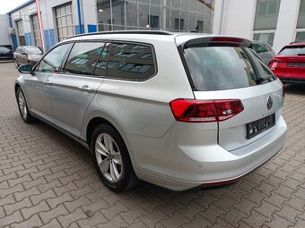 VW Passat Variant Basic 2.0TDI 110kW DSG Webasto Tažné LED - 4