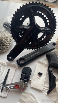 Sada Shimano 105 Di2 2x12 R7100 - 4