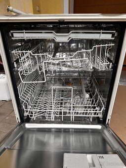 Prodám plně funkční lednici Liebherr a myčku Miele - 4