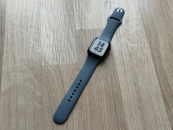 Apple Watch Series 4 40mm Space Gray / Vesmírně Šedé - TOP - 4