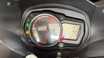 Suzuki GSX 1250 FA - 4