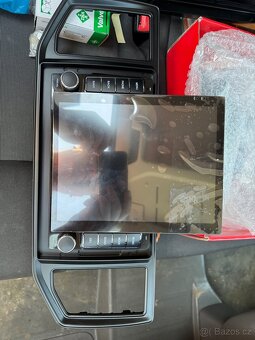 Prodám rádio GPS 10,1 palců VW crafter - 4