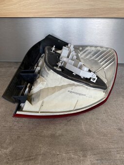 L Zadní světlo BMW E87 - 4