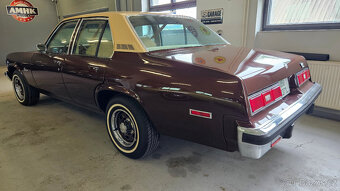 1977 Chevrolet Nova 305 V8, po renovaci - 4