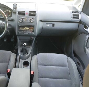 Volkswagen Touran 2.0 Tdi 103 KW HIGHLINE BI-XENONY 187tkm - 4