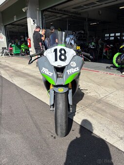 Kawasaki ZX-10R – okruhová verze, r. 2015, 15 000 km – 170 0 - 4
