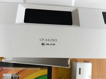 HITACHI PROJEKTOR - 4