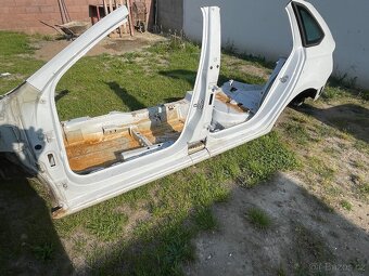 Škoda Rapid bok/čtvrtka - 4