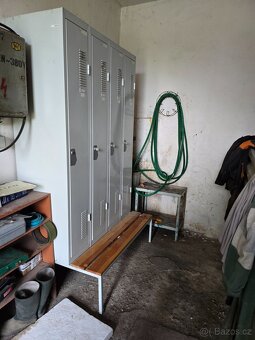 Prodáme dílenské skříňky s posezením - 4