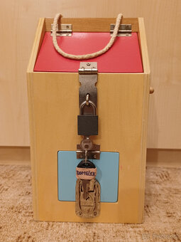 Montessori dřevěný domeček se zámky (small foot) - 4