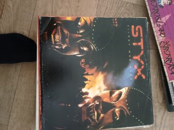 Dobrý den.Nabizim staré LP - 4