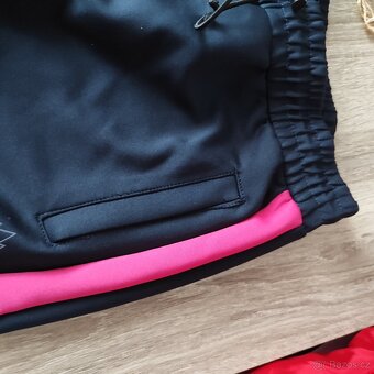 Krásně tepláky KUGO pro holčičku vel. 146 - 4