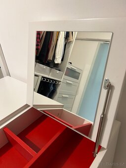 Toaletní stolek Ikea Brimnes - 4