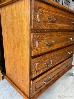 Masivní šuplíková komoda - 4