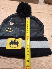 chlapecká čepice a rukavice značky Batman. - 4