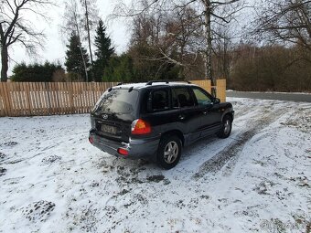 Prodam Hyundai Santa Fe CRDI 4x4,najeto 250 000 km,rok výrob - 4