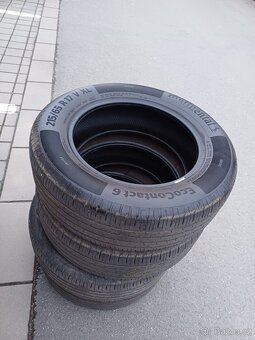 Continental 215/65 R17 - 4