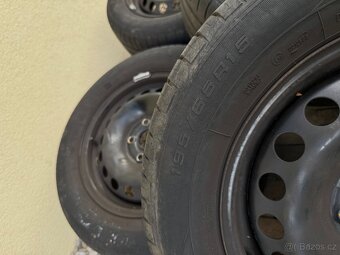 Plechové disky 5x112 s letními pneu 195/65 R15 - 4