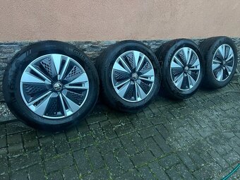 Alu kola 17 originál Škoda Karoq 7x17 ET 45, rozteč šroubů 5 - 4