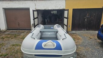 Prodám nafukovací člun TAUER pro 4 osoby + motor SAIL 3,7 kW - 4