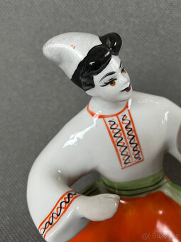 Soška Ukrajinský tanec 18 cm, Polonne USSR - 4
