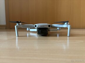 Dron DJI Mini 2 Fly More Combo - 4