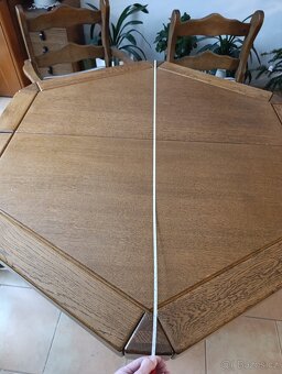 Jídelní stůl z masivu - 4