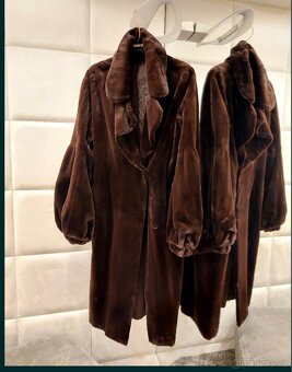 Norkový kožich Pikenz Itálie - 4