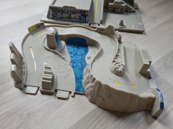 Hot wheels, cena za oba díly a za kamion Hot wheels - 4