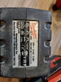 vrtací kladivo Milwaukee V28 HX (M28) - 4
