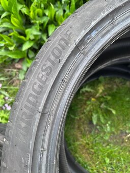 2ks letních pneu 285/35 R22 106Y - Bridgestone - 4