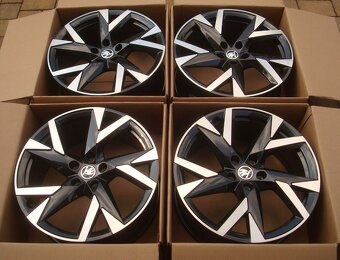 19" originál SUPERB 3,4 100 % stav. - 4