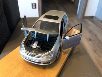 Volkswagen Golf V, 1:18 - 4