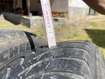 Prodám zimní pneu 185/65 R15 - 4