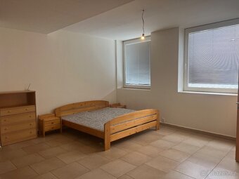 PRONÁJEM 1 + KK 55m2  v centru Holic - 4