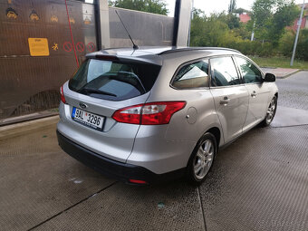 Ford Focus III kombi 1,6i 77 kw, manuální převodovka - 4